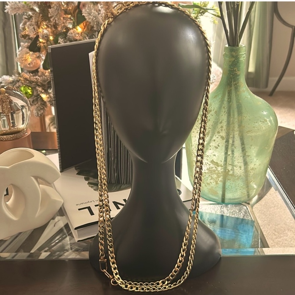 Gold 40” long chain NWOT. You get one chain.